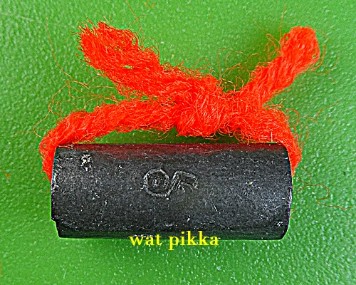 ตะกรุดลูกอมพระพิรุณแสนห่า หลวงปู่สิงห์ วัดบ้านขี้เหล็ก ศรีสะเกษ .4232.*