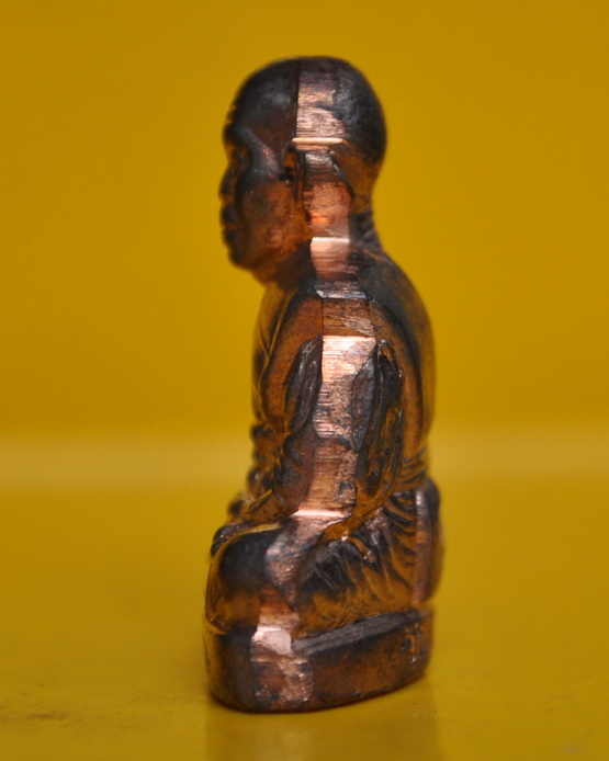 รูปเหมือนปั๊มหลวงพ่อคูณ รุ่น โภคทรัพย์คูณ ๘๘ 