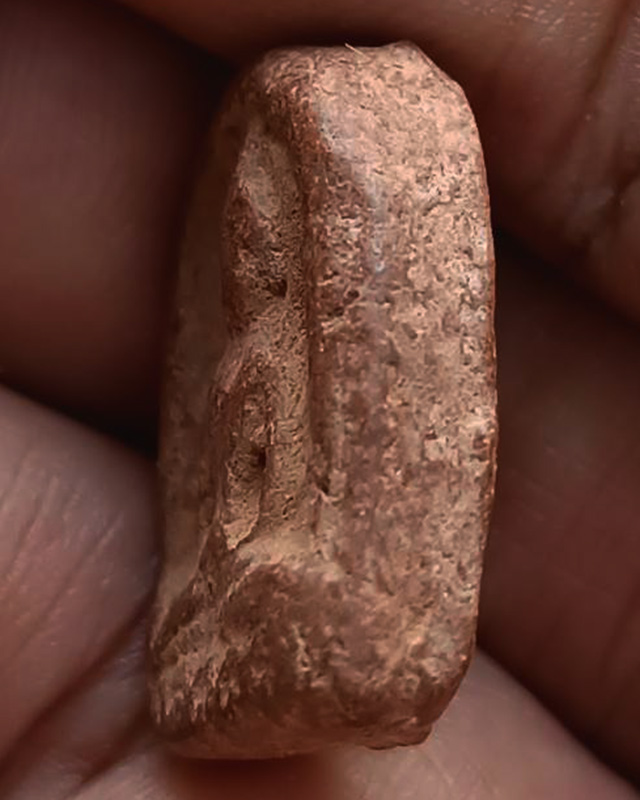 พระเนื้อดิน พิมพ์ซุ้มกอเล็ก ขนาดสูง 2.3 ซ.ม. พระบ้านเก่าเก็บหลายสิบปี ไม่ทราบเกจิสร้าง