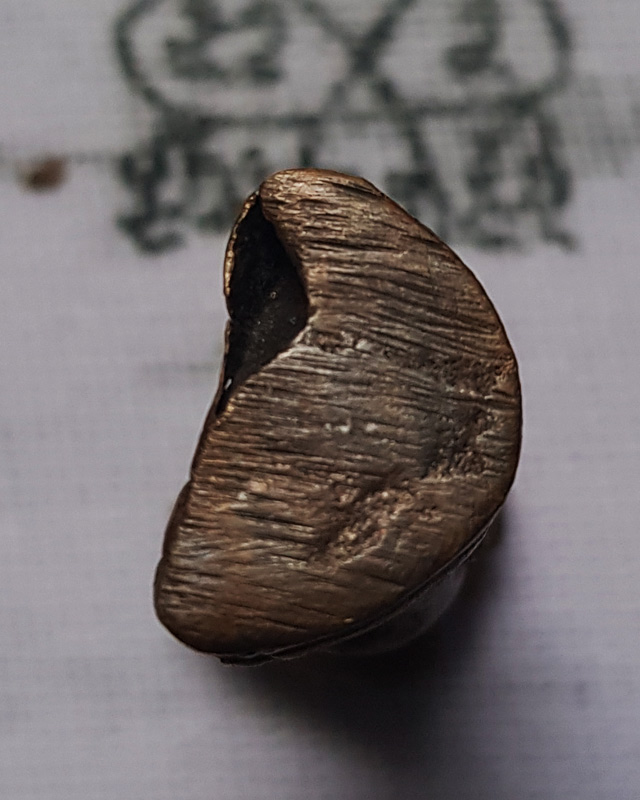 พระปิดตาลอยองค์ หลวงพ่อหยอด วัดแก้วเจริญ สมุทรสงคราม รุ่นสมปรารถนามหาลาภ ปี 2537 เนื้อโลหะผสม