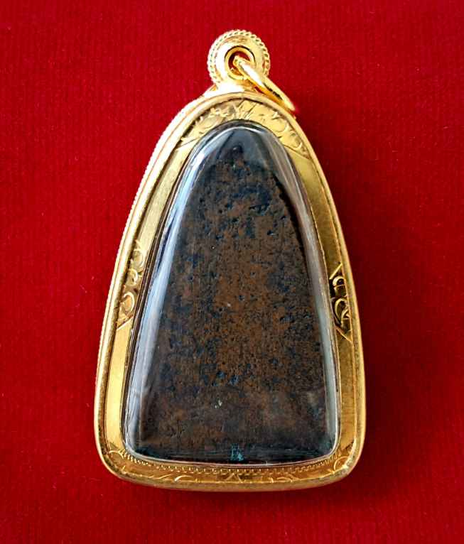 พระหลวงปู่ทวด พิมพ์หลังเตารีดใหญ่ ปั๊มซ้ำ วัดช้างไห้