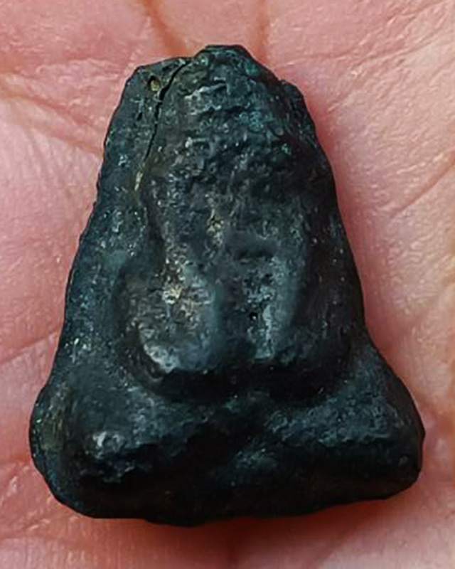 ปิดตาหลังยันต์ เนื้อเมฆพัด พระบ้านเก่าเก็บหลายสิบปีไม่ทราบเกจิ ขนาดสูง 2 ซ.ม.