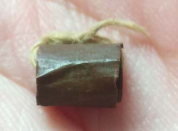 *ตะกรุดม้วนลูกอมโลกธาตุ หลวงพ่อเปลี่ยน วัดใต้ กาญจนบุรี*