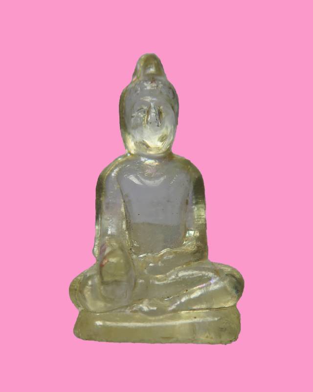 พระแก้ว ขนาดเกือบนิ้ว