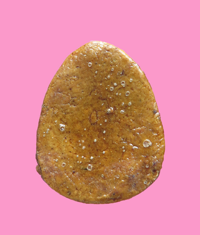 พระปิดตา พิมพ์เม็ดบัว 