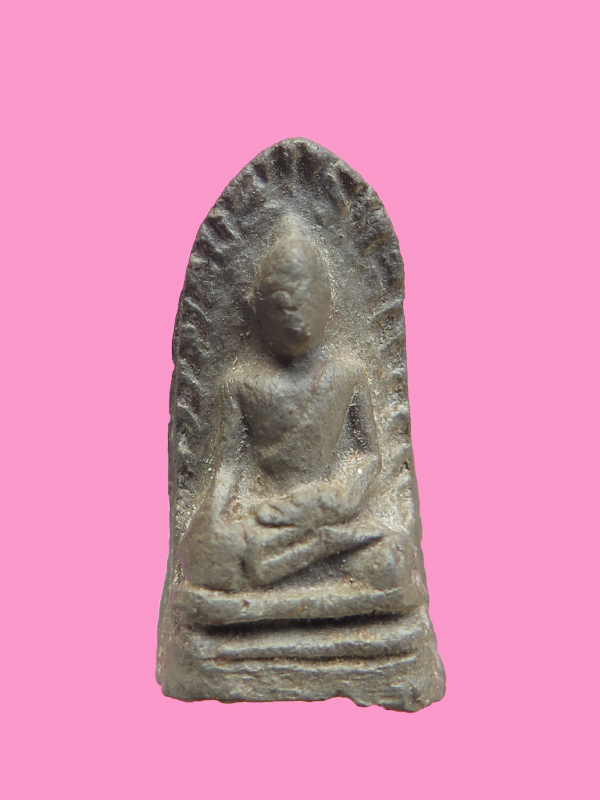 พระรอด วัดพระสิงห์ เนื้อเขียว