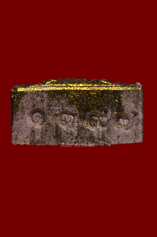 ขุนแผนพุทธเทวามหาเศรษฐีพิมพ์เล็กเนื้อว่านสบู่เลือดทาทอง หลวงพ่อมนัส มนฺตชาโต พ.ศ.2558 หมายเลข 1397