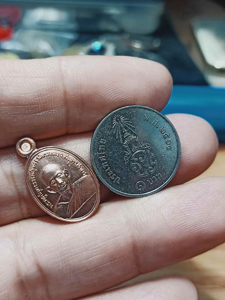 4-116 เหรียญเม็ดแตงรุ่นแรก หลวงพ่อสุด วัดกาหลง จ.สมุทรสาคร 2560 ทด. กล่องเดิม