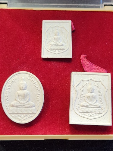 พระผงพุทธโสธร รุ่นประวัติศาสตร์เปิดอาคาร สำนักงานตำรวจแห่งชาติ ปี2543