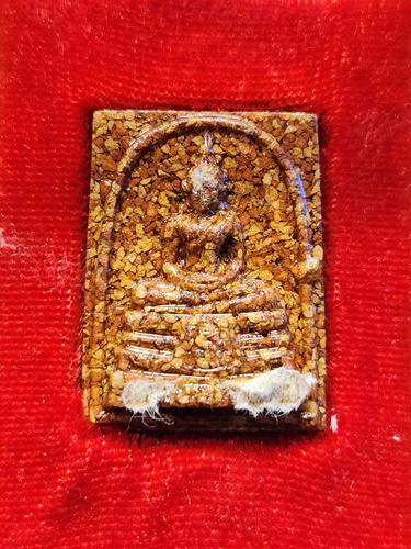 วัดโสธรวรารามวรวิหาร ฉะชิงเทรา  พระผงกระเบื้องหลังคาโบสถ์ หลวงพ่อโสธร 2537 พิมพ์เล็ก