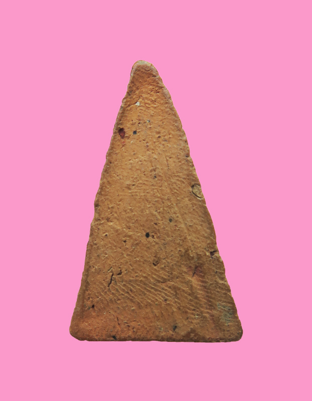 พระเนื้อดิน พิมพ์ฐานผ้าทิพย์ เก่านะ