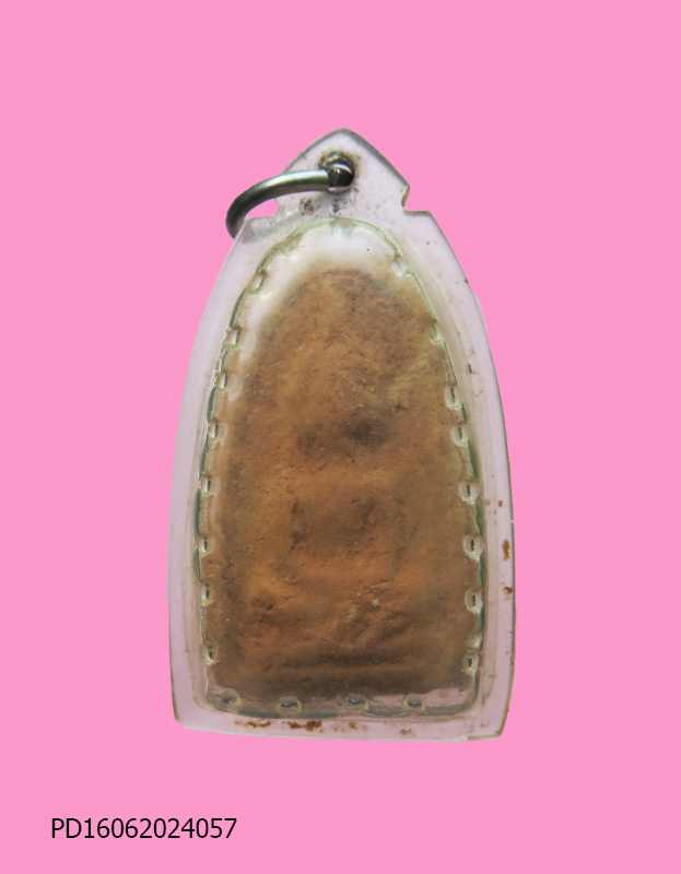 พระเนื้อดิน พิมพ์เล็บมือ เลี่ยมเก่า