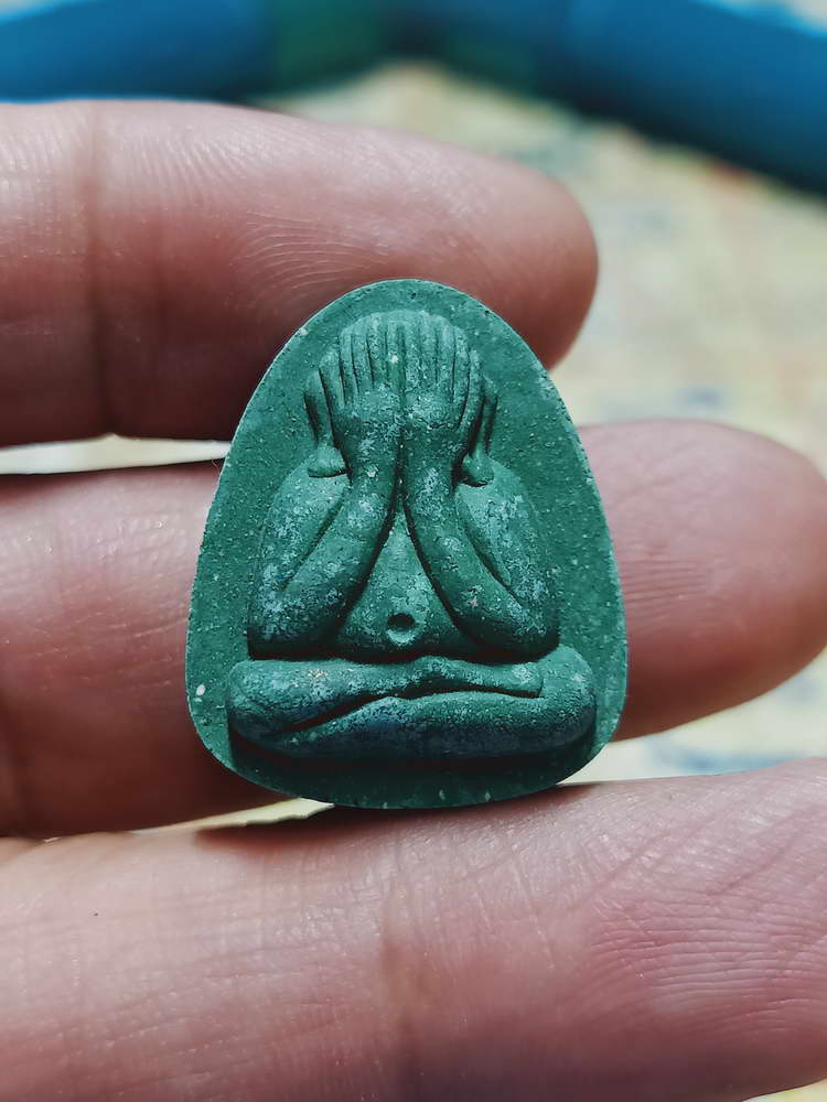 4-415 ปิดตารวยเงินล้าน หลวงปู่หมุน วัดบ้านจาน จ.ศรีสะเกษ 2566 หมายเลข 46 กล่องเดิม