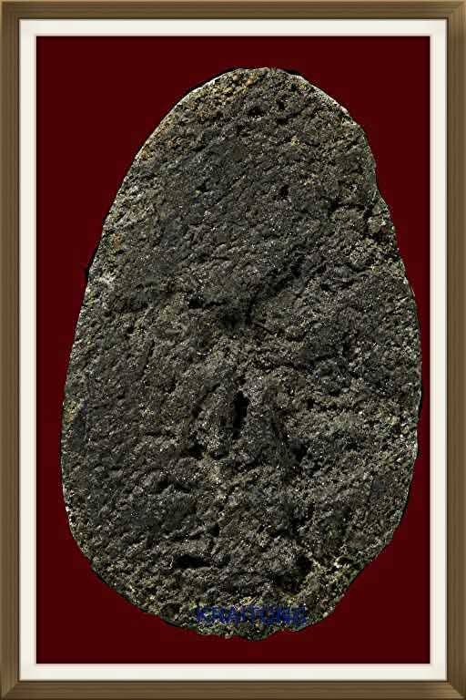 พระพิจิตรเม็ดข้าวเม่า พิมพ์แขนหักศอก