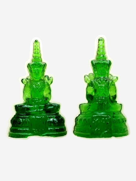 พระแก้วมรกต ปี2500 เนื้อแก้วสีเขียว พิธี 25 พุทธศตวรรษ