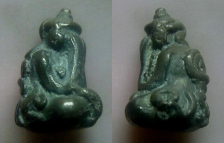 **เบาๆ**พระปิดตามหาอุตม์ พิมพ์เศียรแหลม หลังยันต์ เนื้อสำริด เก่าๆ ไม่ทราบที่**เนื้อจัด สวยๆ