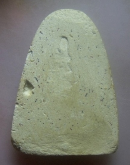 **เบา​ๆ​**พระปิดตามหาลาภ เนื้อผงฝังพระธาตุ เก่าๆ ไม่ทราบที่**เนื้อจัด สวยๆ เชิญชมครับ