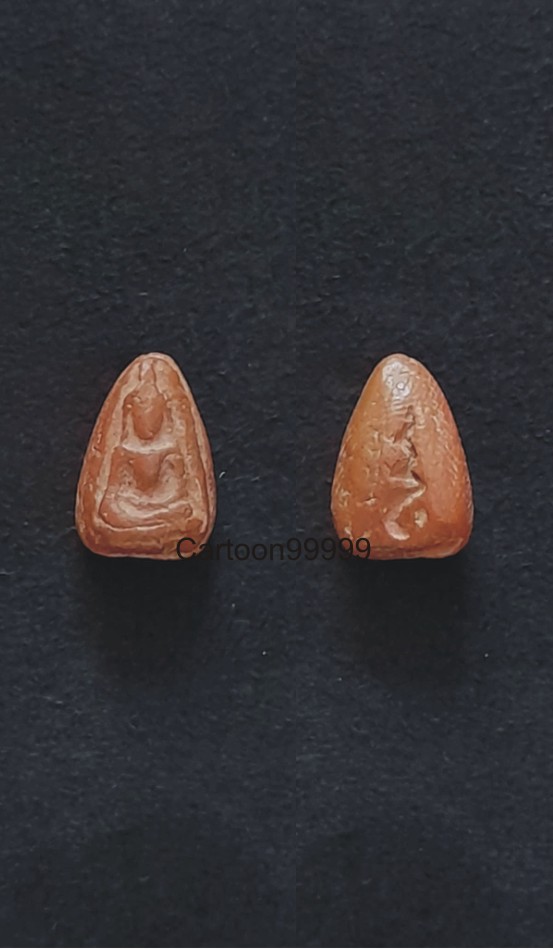 จิ๋ว-แจ๋วครับ พระเม็ดน้อยหน่า หลังอุ กรุวัดศาลาปูน อยุธยา เนื้อแดง สุดยอดประสบการณ์ครับ