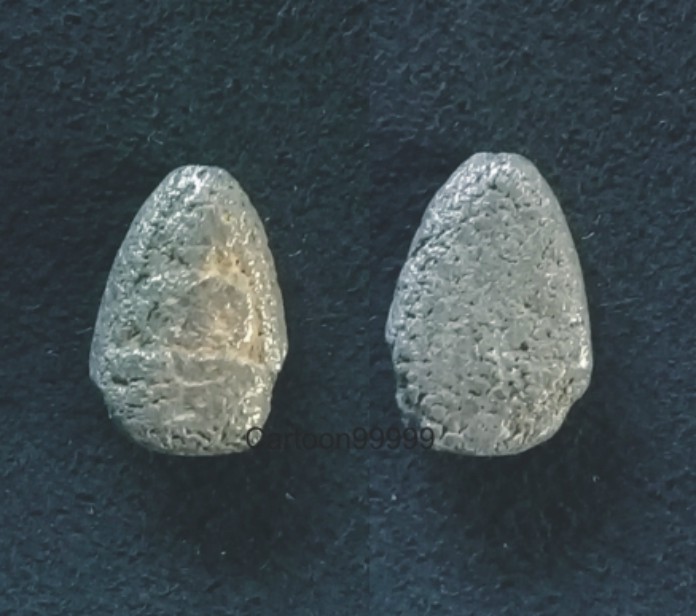 พระปรอท หลวงพ่อซวง วัดชีปะขาว สิงห์บุรี ก่อนปี ๒๕๐๐ ครับ พระเนื้อผสมปรอทนั้น จัดว่าหายากครับ