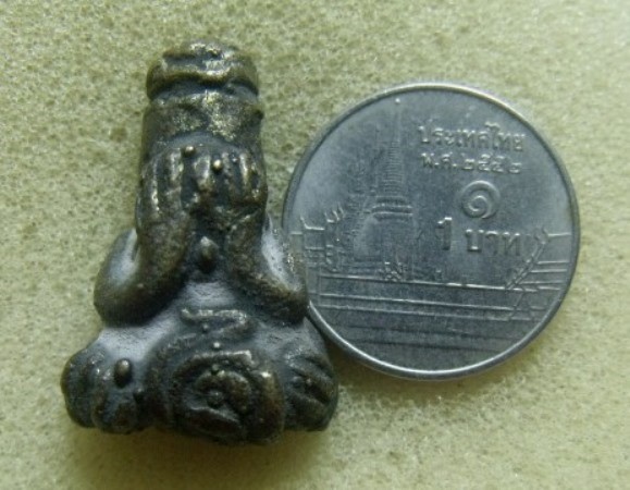 **เบา​ๆ​**พระปิดตาหล่อโบราณ หลังยันต์ เนื้อทองผสม เก่าๆ เนื้อจัด ไม่ทราบที่**สวยๆ เชิญชมครับ