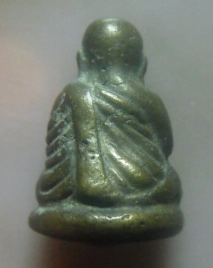 **เบา​ๆ​**รูปหล่อหลวงพ่อเงิน วัดบางคลาน เนื้อโลหะผสม หล่อตัดช่อ เก่าๆ**เนื้อจัด สวยๆ เชิญชมครับ