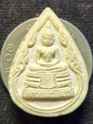 วัดโสธรวรารามวรวิหาร จังหวัดฉะเชิงเทรา พระผงหลวงพ่อโสธร พิมพ์หยดน้ำ 