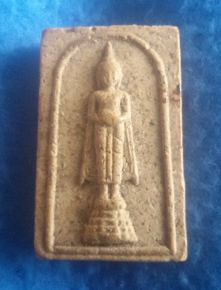 พระหลวงพ่อบ้านแหลม เนื้อผง วัดเพชรสมุทรวิหาร จ. สมุทรสงคราม