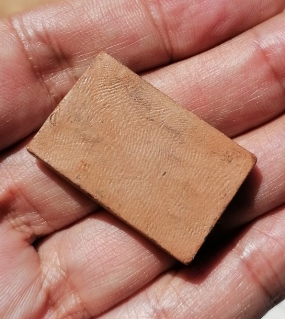 พระสมเด็จแหวกม่านรัศมี หลวงพ่อกวย วัดโฆษิตาราม จ.ชัยนาท เนื้อดิน ยุคต้น​ เคาะเดียว    