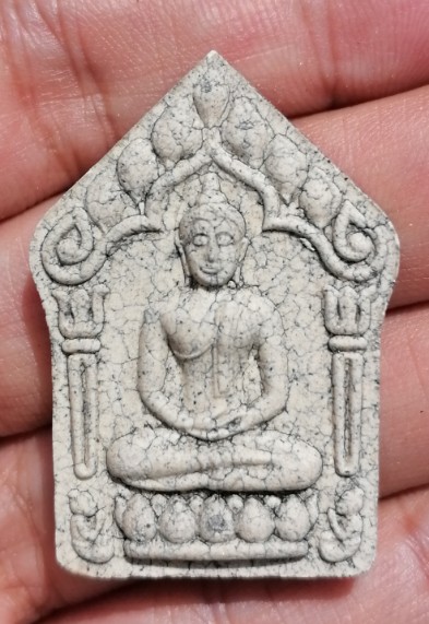 พระขุนแผนพรายกุมาร หลังตระกรุดเงิน(ผสมมวลสารปู่ทิม)หลวงพ่อคูณ วัดบ้านไร่ ปี 2557 เคาะเดียว (3)    