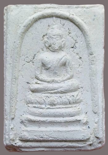 *พระผงหลวงพ่อกึ๋น วัดดอนยานนาวา กทม. ปี๒๔๘๙ พิมพ์พระประธานฐานบัว*