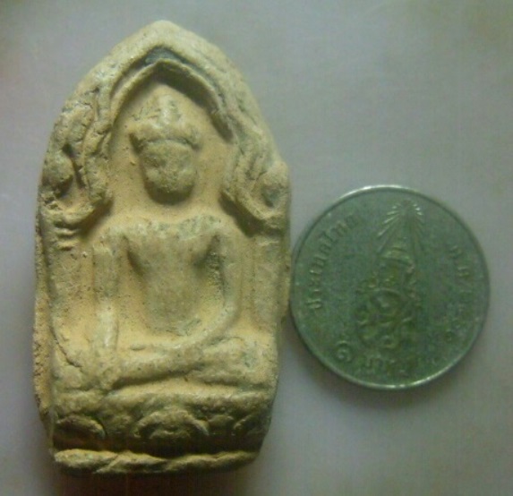 **เบา​ๆ​**พระยอดขุนพล เนื้อดินผสมผง เก่าๆไม่ทราบที่**เนื้อจัดๆ เชิญชมครับ 