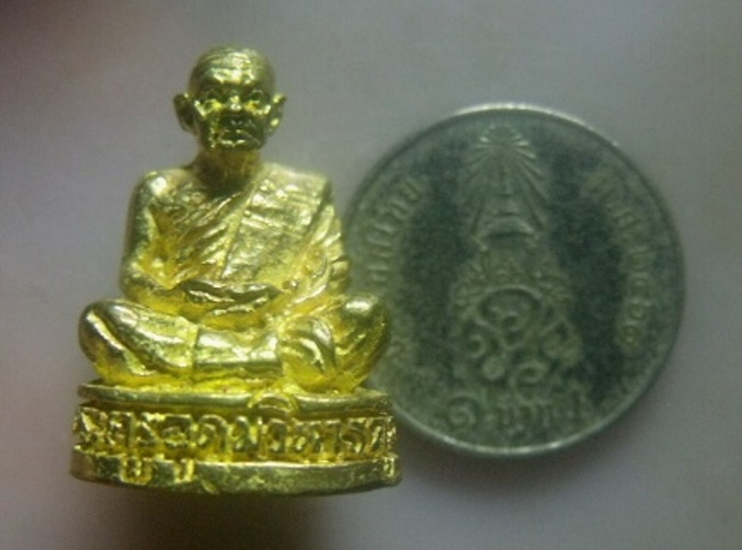 **เบา​ๆ​**รูปหล่อรุ่นเเรก พ่อท่านพรหม วัดเขาเจียก จ.พัทลุง**สวยๆ 