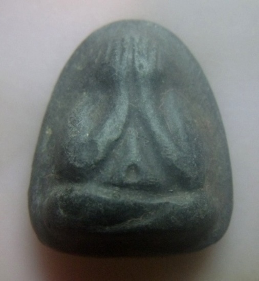 **เบา​ๆ​**พระปิดตาหลังแบบ เนื้อผงใบลาน เก่าๆ ไม่ทราบที่**สวยๆ ใส่กรอบพร้อมใช้ เชิญชมครับ