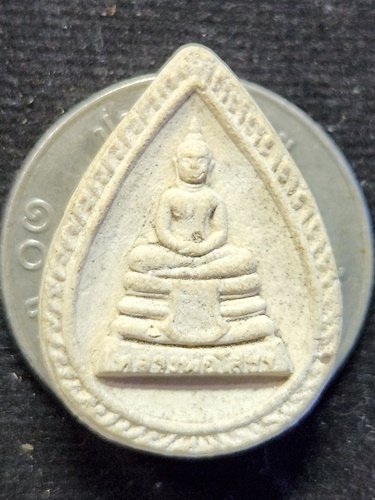 วัดโสธรวรารามวรวิหาร ฉะเชิงเทรา พระผงหลวงพ่อโสธร พิมพ์หยดน้ำ รุ่นแรก ปี 2509