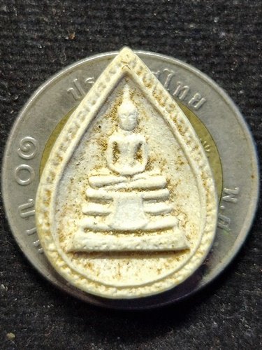 วัดโสธรวรารามวรวิหาร ฉะเชิงเทรา พระผงหลวงพ่อโสธร พิมพ์หยดน้ำ หลังเรียบ