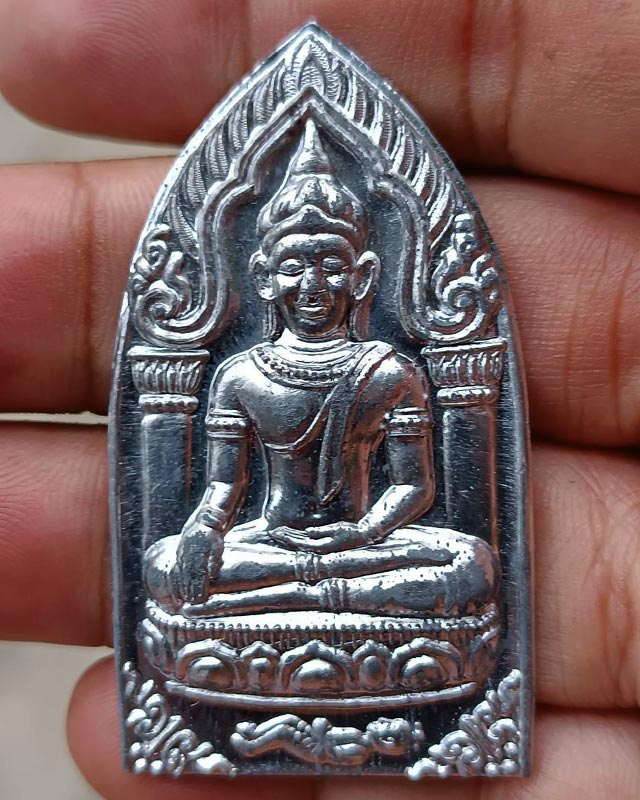 19.พระยอดขุนพลปั๊มพิมพ์สุพรรณ หลวงพ่อฑูรย์ วัดโพธินิมิตร เนื้อชินพิมพ์ใหญ่ พ.ศ. 2527 สูง 5.7 ซ.ม.