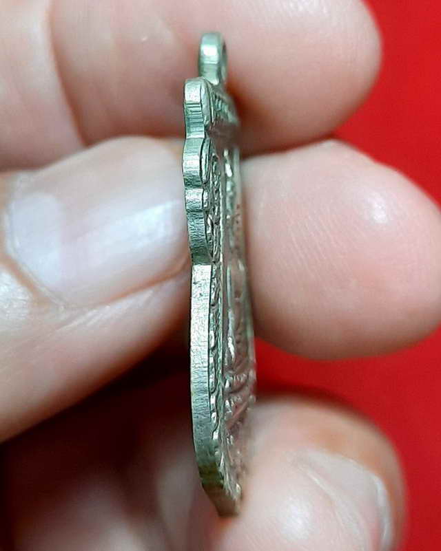 เหรียญหลวงพ่อแดง วัดทับนา จ.ชัยนาท ปี ๒๕๑๒ รุ่นแรก เนื้ออัลปาก้า หลวงพ่อกวย หลวงพ่อมุ่ยปลุกเสก