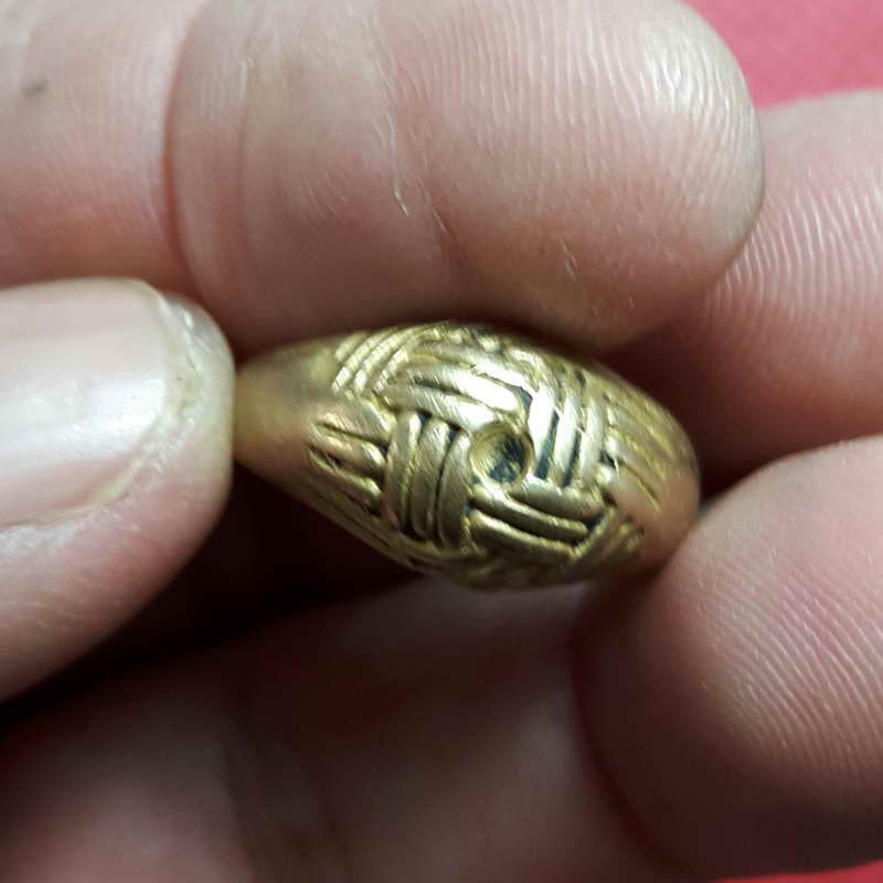 แหวนตะกร้อ (พิรอดกลับร้ายกลายเป็นดี) หลวงพ่อขวัญ ปวโร วัดบ้านไร่ จ.พิจิตร ท้องวงเบอร์ 59