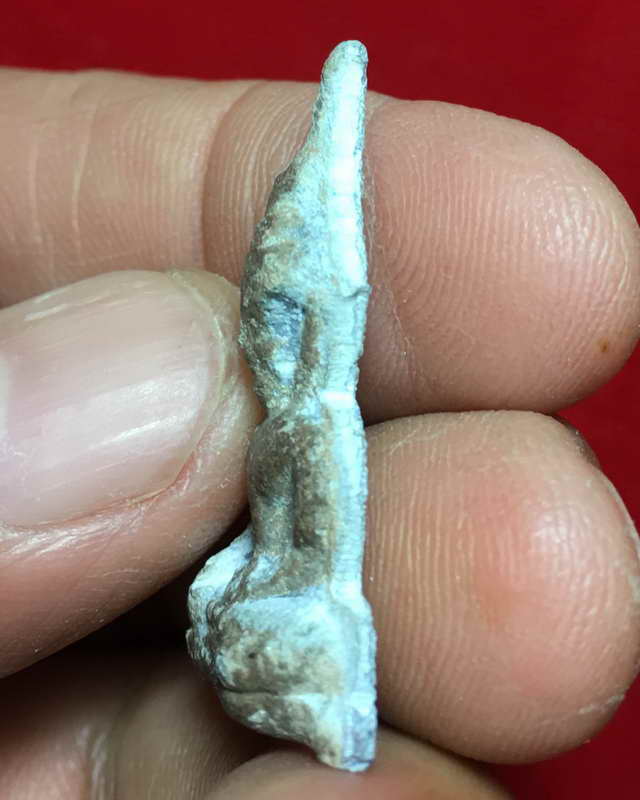 พระท่ากระดานหลวงพ่อนารถพิมพ์เล็ก ปี 2520 พร้อมกล่องเดิมๆ