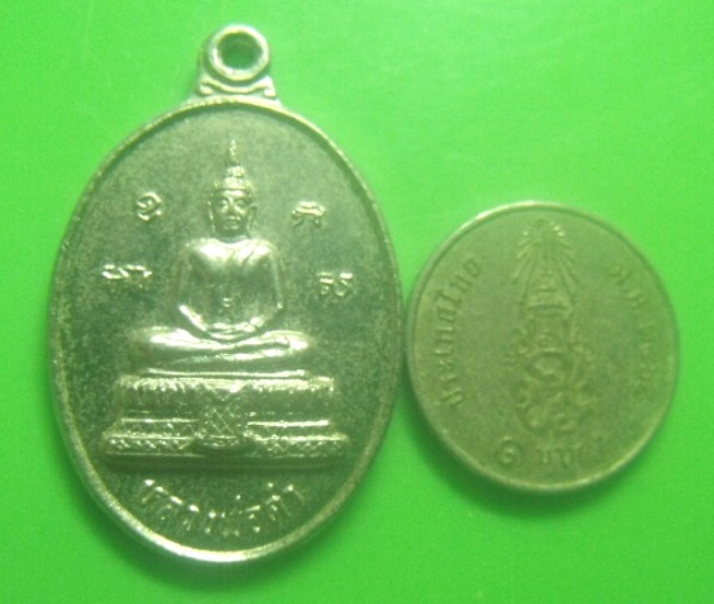 **เบา​ๆ​**เหรียญหลวงพ่อดำ วัดสุคันธาราม ดุสิต กรุงเทพมหานคร**กะไหล่เงิน หลังยันต์ สวยๆ