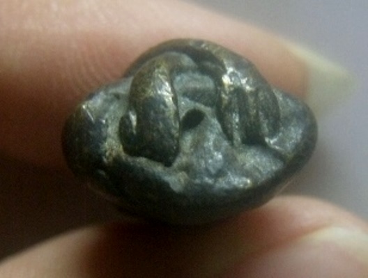 **เบา​ๆ​**พระปิดตามหาอุตม์ พิมพ์มือไขว้ เนื้อทองแดงเถื่อน เก่าๆ ไม่ทราบที่**สวยๆ เนื้อจัด