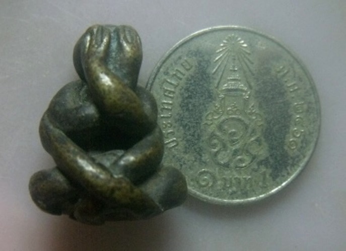 **เบา​ๆ​**พระปิดตามหาอุตม์ พิมพ์มือไขว้ เนื้อทองแดงเถื่อน เก่าๆ ไม่ทราบที่**สวยๆ เนื้อจัด