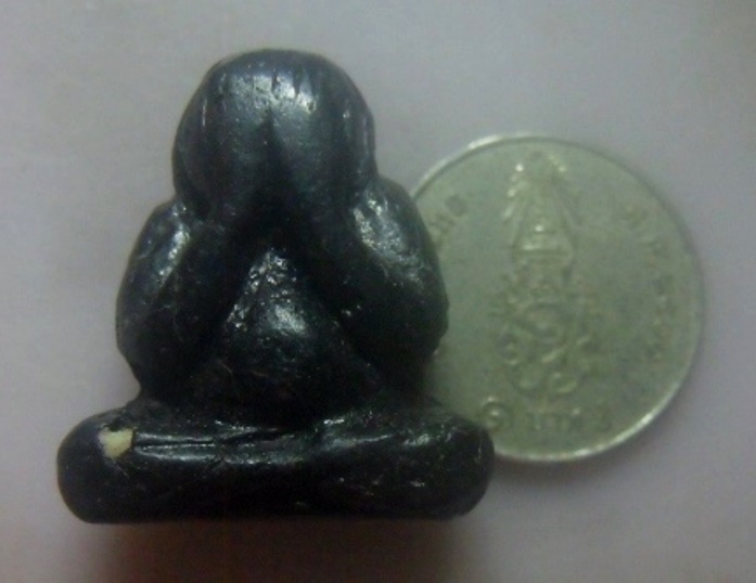 **เบาๆ**พระปิดตามหาลาภ เนื้อผงคลุกรัก หนึกนุ่ม เก่าๆ ไม่ทราบที่**เนื้อจัด สวยๆ เชิญชมครับ 