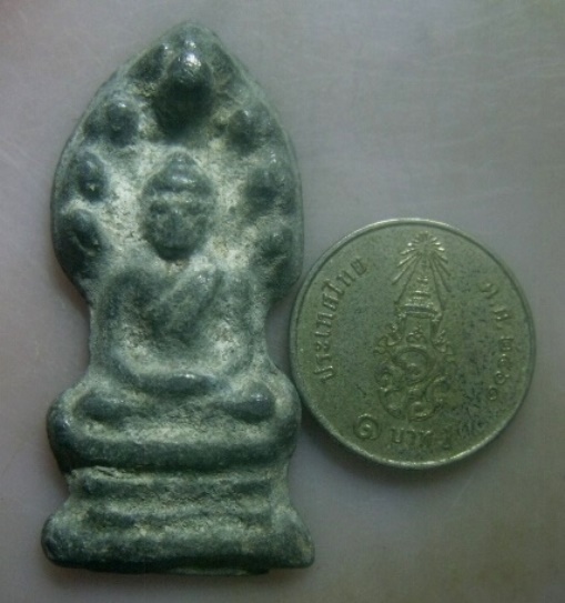 **เบา​ๆ​**พระนาคปรก เนื้อชินหลังลายผ้า มีคราบกรุ เก่าไม่ทราบที**สวยๆ เชิญชมครับ 