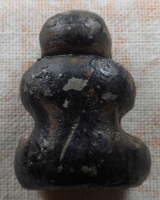 พระปิดตาเนื้อผงคลุกรัก หลวงปู่ทิม วัดพระขาว จ.อยุธยา ปี๒๕๔๐ 