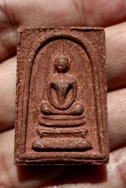 พระสมเด็จพิมพ์ใหญ่(เอวเล็ก)​ หลังพระสิวลี​ เนื้อเผง​ หลวงพ่อกวย​ วัดโฆษิตาราม​ ปี​ 2515 เคาะเดียว   