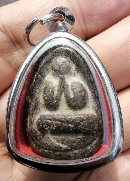 พระบ้านไม่ทราบที่ เคาะเดียว  