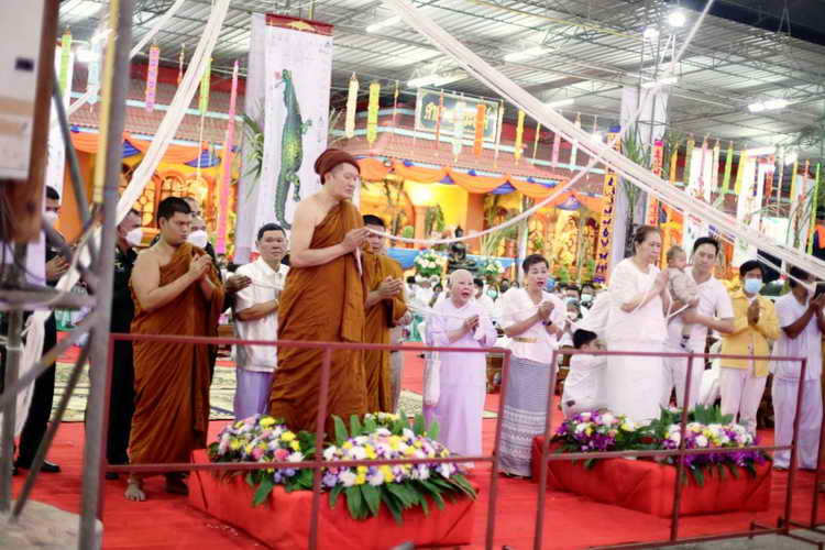 หลวงพ่อนก เหรียญรวยมหาเศรษฐี กฐินสามัคคี พระอาจารย์นก วัดเขาบังเหยชุมพลสีมาราม อ.เทพสถิต จ.ชัยภูมิ