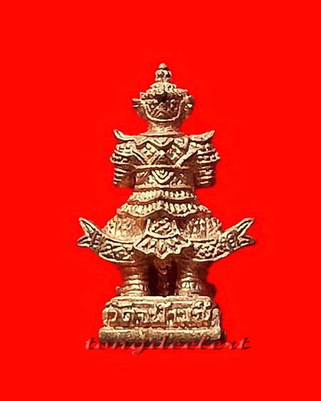 รูปหล่อท้าวเวสสุวรรณ พระอาจารย์อิฏฐ์ วัดจุฬามณี จ.สุมทรสงคราม สวยมากค่ะ