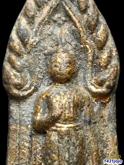 พระกรุวัดประยูรวงศาวาส พิมพ์ปางประทานพร เนื้อดินเผา ลงรักปิดทอง อายุกว่า 300 ปี